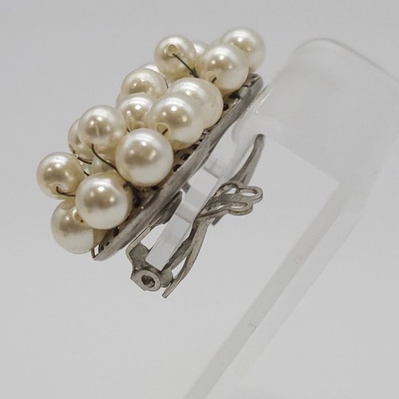 Vintage Faux Pearl Cluster Stud Earrings Japan Signed Clip Ons Nice Clasp P4 - Picture 9 of 10